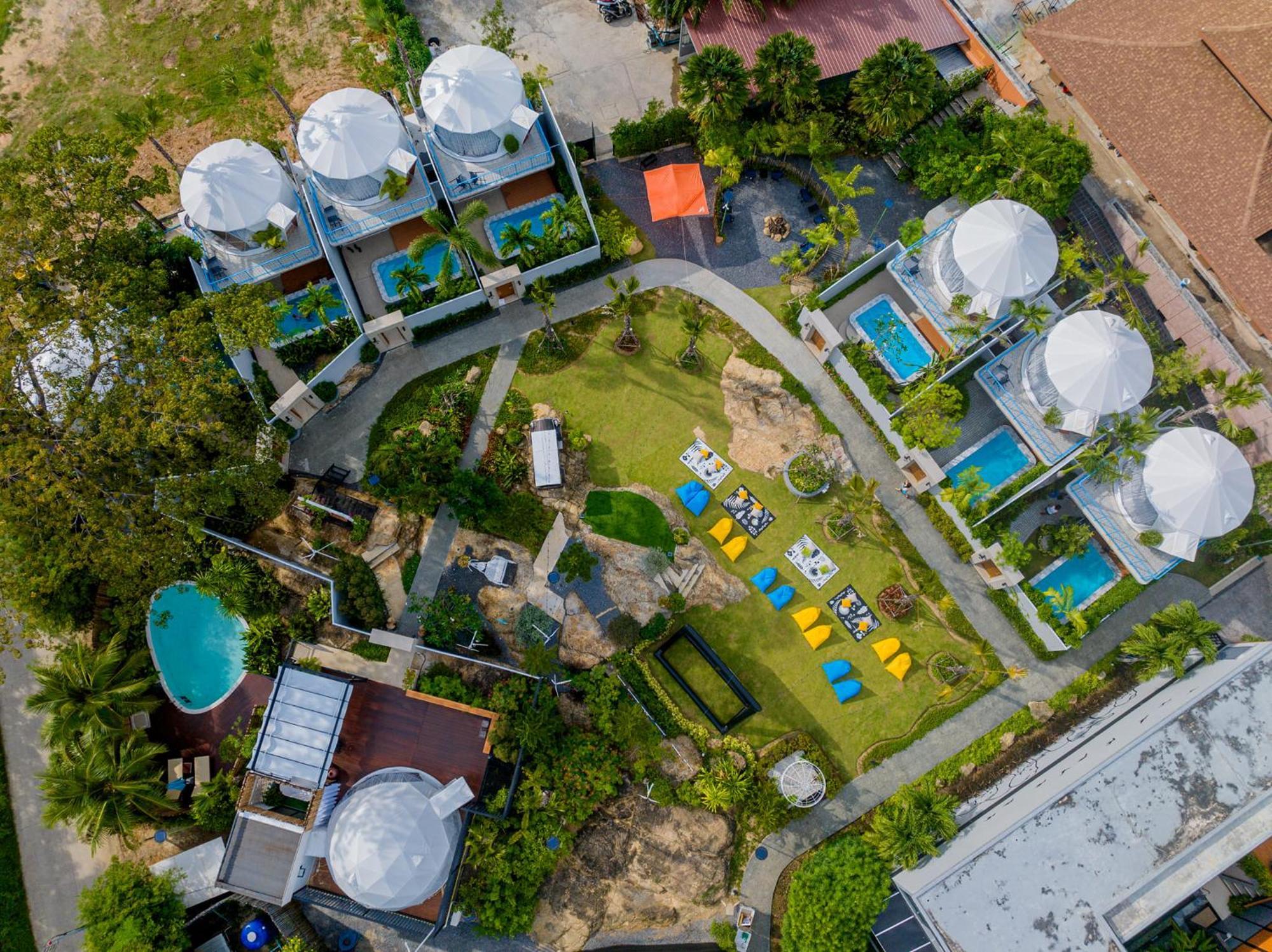 ル リゾート アンド ヴィラズ【SHA Extra+認定】 Rawai エクステリア 写真 Aerial view of the resort