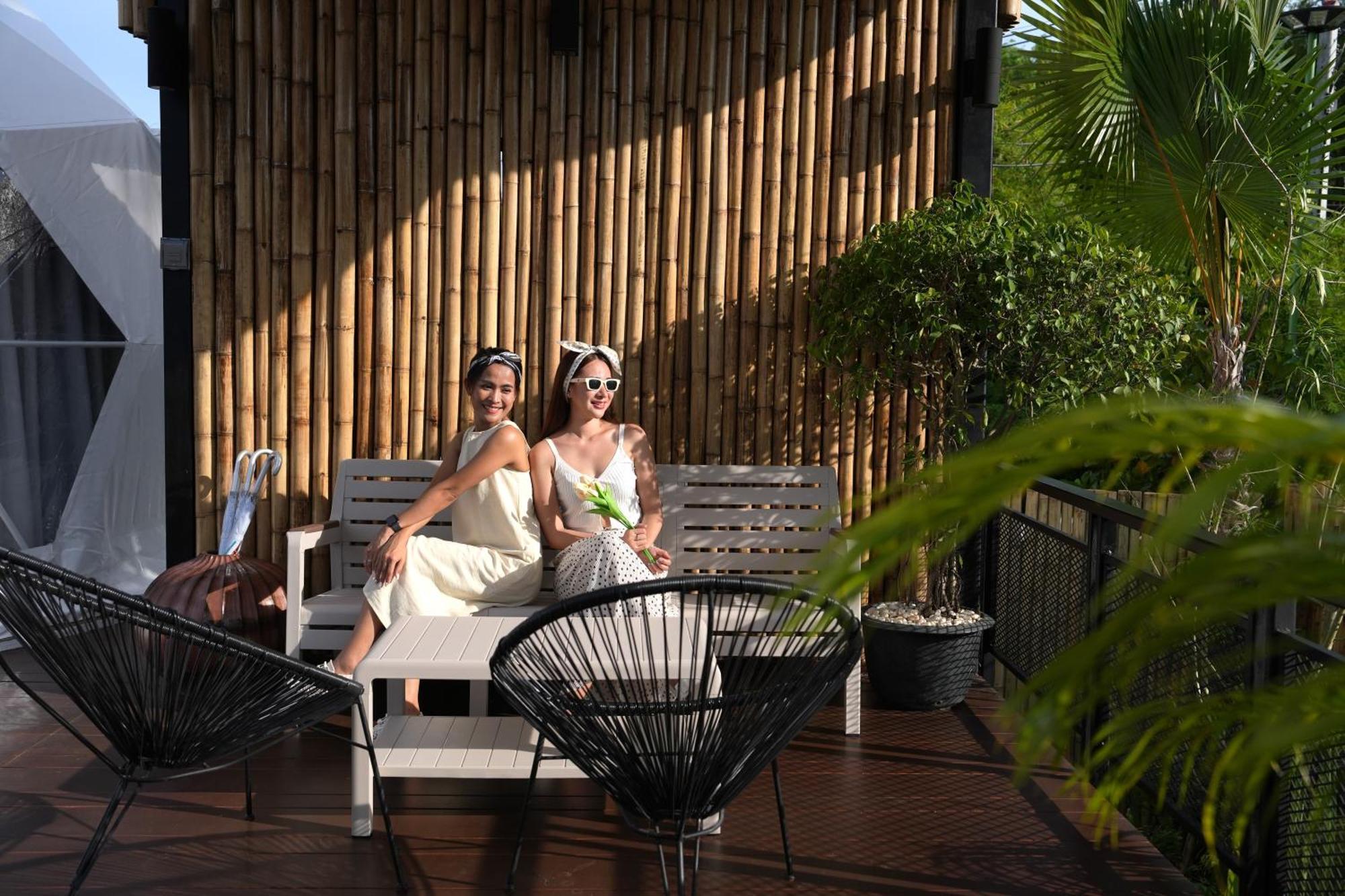 ル リゾート アンド ヴィラズ【SHA Extra+認定】 Rawai エクステリア 写真 A lesbian wedding in Cancun, Mexico